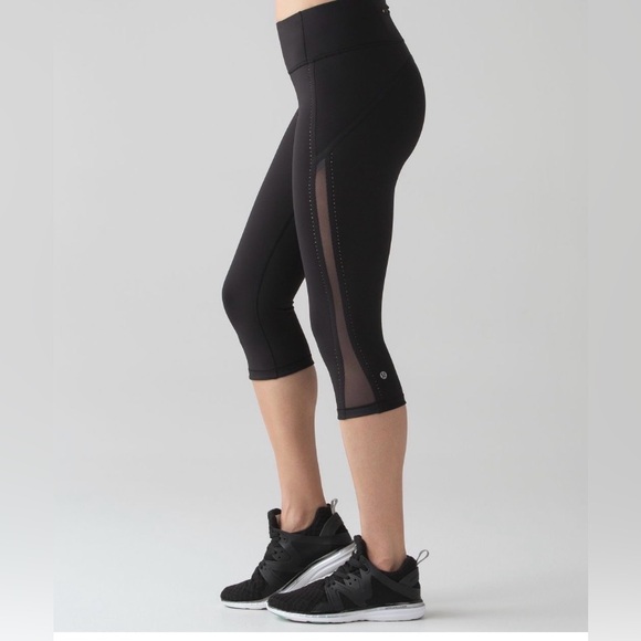lululemon athletica Pants - L-84 🍋 Lululemon 🍋 Smooth Stride Crop Black